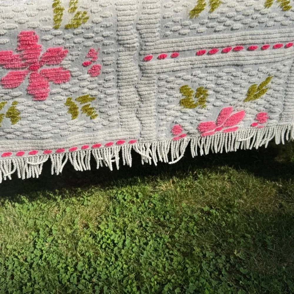Vintage Chenille Bedspread White Pink Green Floral Popcorn Tufted Fringe Queen